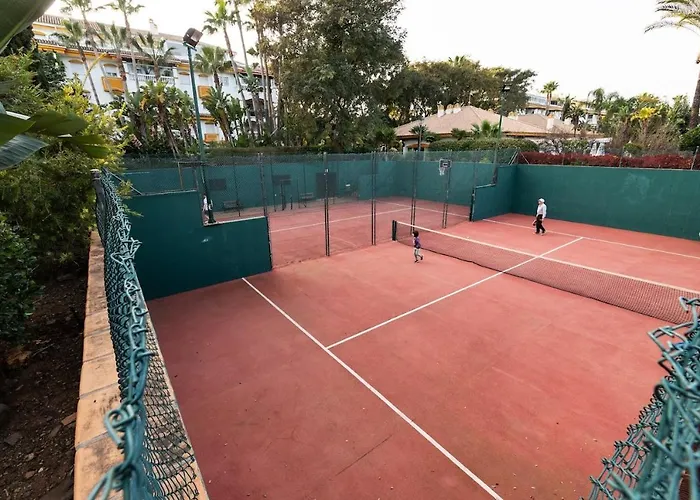 Апартаменти Puerto Banus Paradise 4 Dama De Noche *